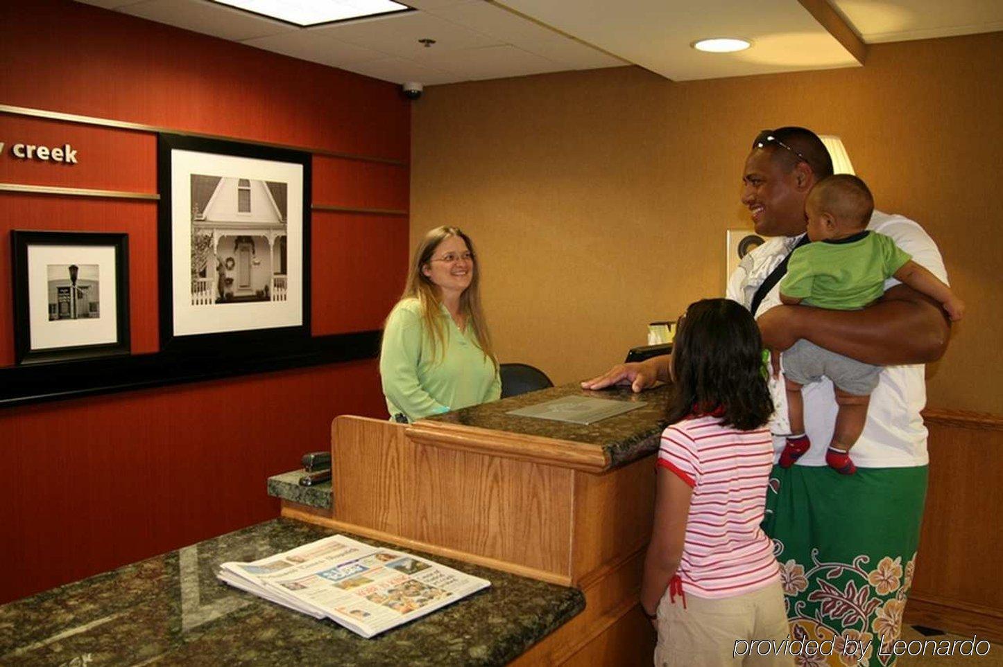 Hampton Inn Stony Creek Interior photo